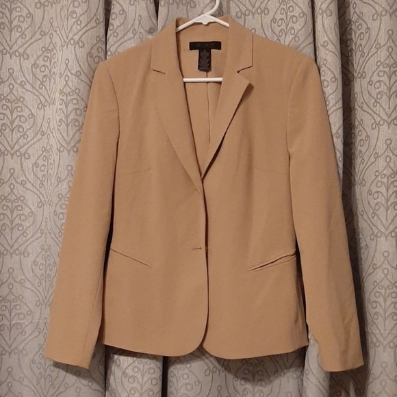 Limited tan blazer - Picture 2 of 5